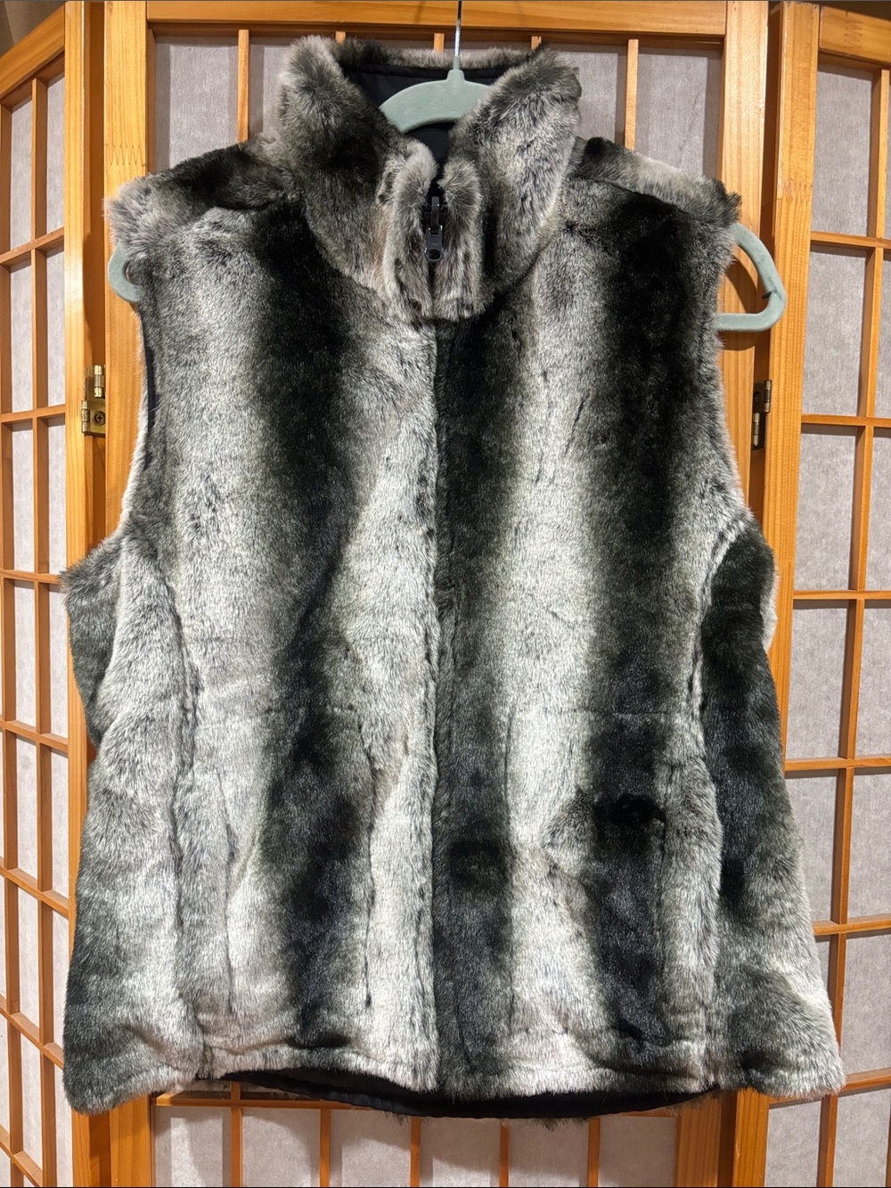 Sport Haley Gray Faux Fur Sleeveless Vest